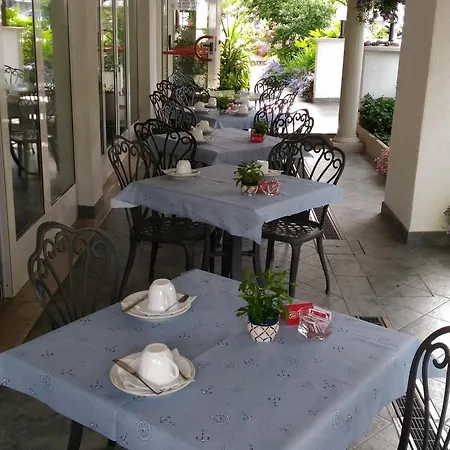 Hotel Meuble Patrizia 3*