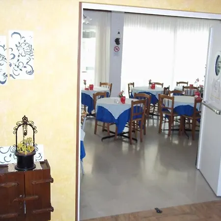 Meublè Patrizia Hotel 3*