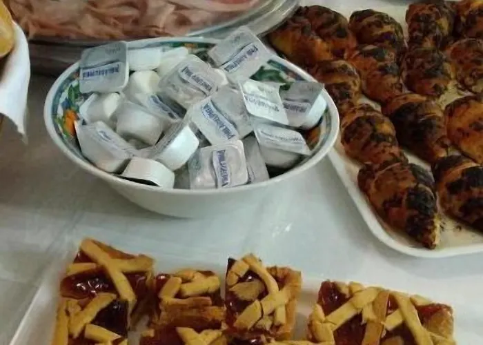 Meuble Patrizia מלון 3*