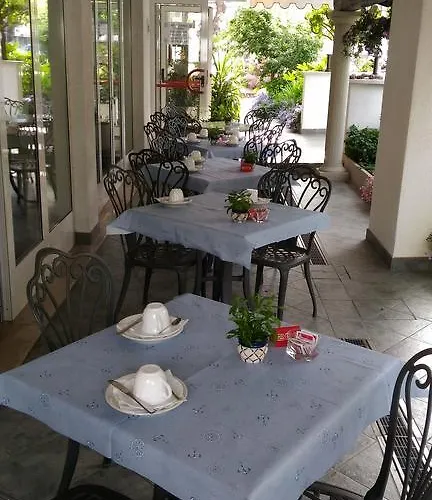 Hotel Meublè Patrizia 3*